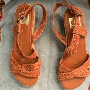DV dolce vita tan wedges sandals size 8
